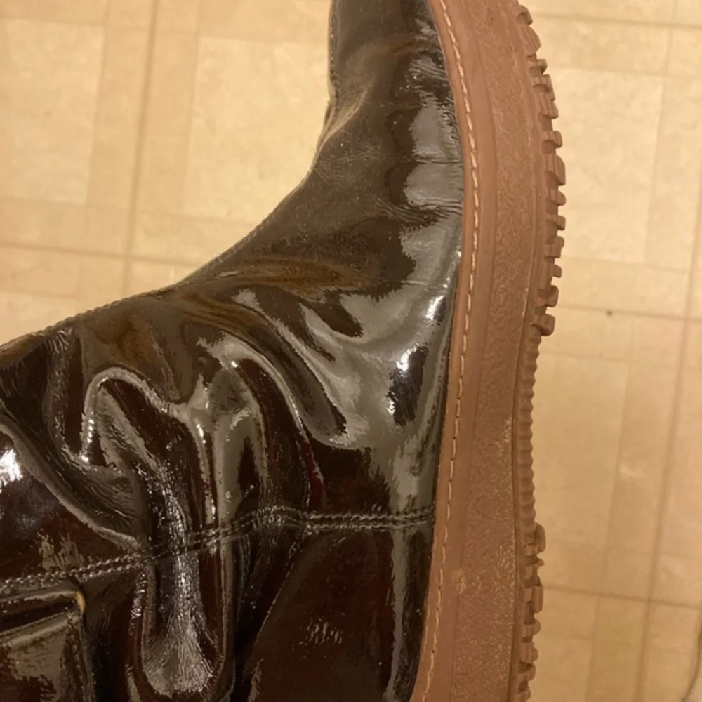 Aquatalia waterproof patent leather boots with faux fur lining